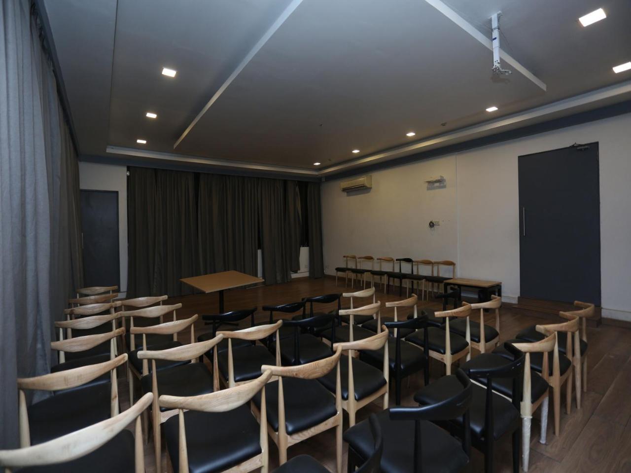 Hotel Oyo Townhouse 11 Esplanade Kalkuta Zewnętrze zdjęcie