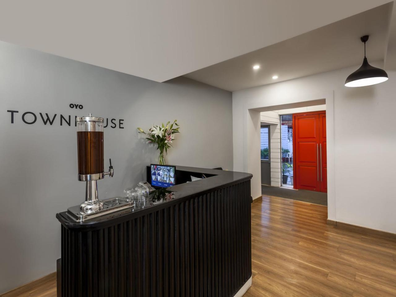 Hotel Oyo Townhouse 11 Esplanade Kalkuta Zewnętrze zdjęcie