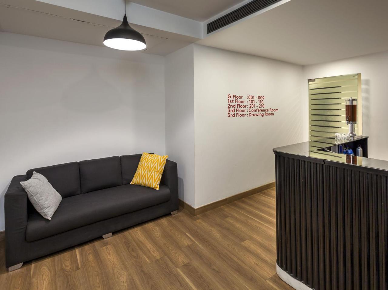 Hotel Oyo Townhouse 11 Esplanade Kalkuta Zewnętrze zdjęcie