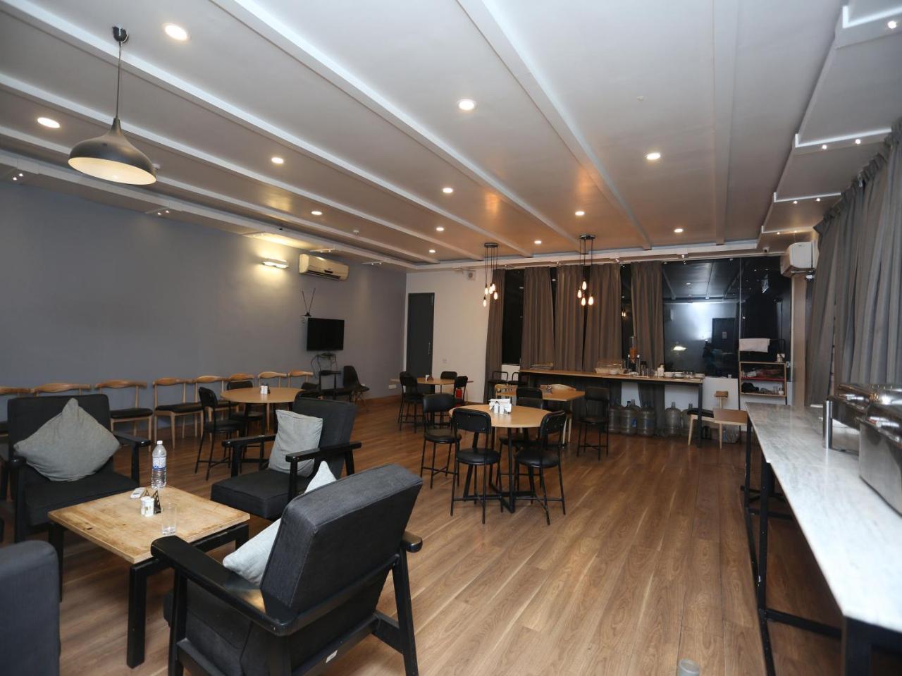 Hotel Oyo Townhouse 11 Esplanade Kalkuta Zewnętrze zdjęcie